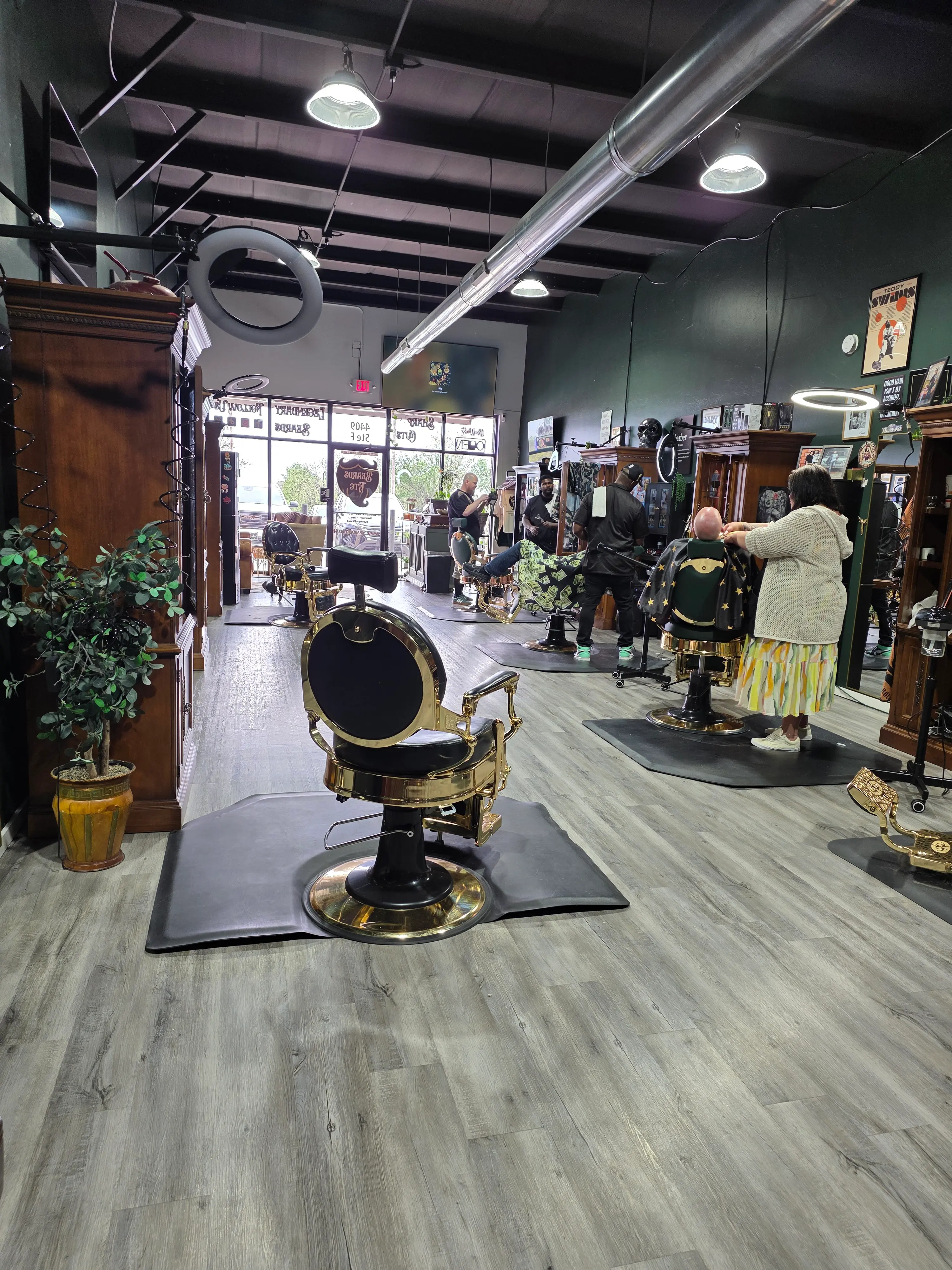 Beards Etc. interior